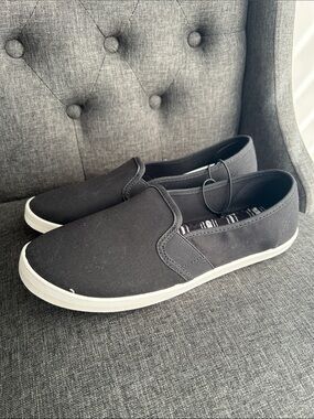 NEW 🆕 Time Thru Women’s Classic Slip-On Canvas Flats - Black
